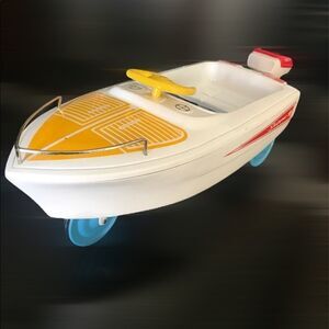 Diecast  Metal Motorboat  Pedalcar